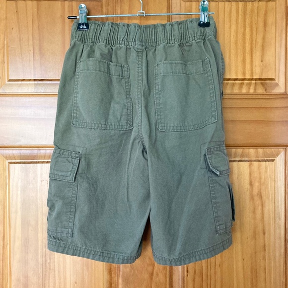 Boy’s size 8 Children’s Place green cargo shorts with adjustable - Picture 3 of 7